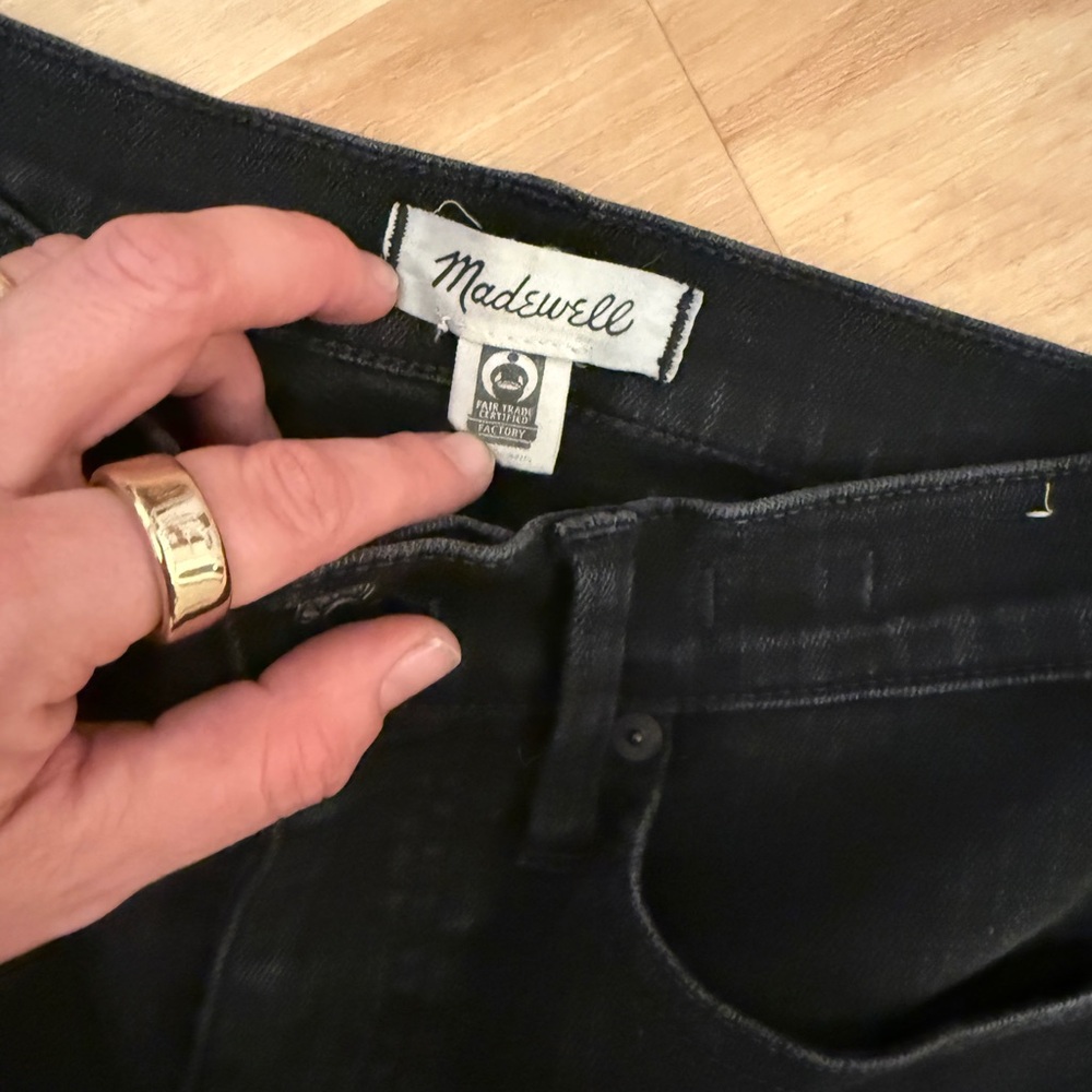 Madewell mid-rise kick out Black Flare Women's Jeans - Picture 3 of 6